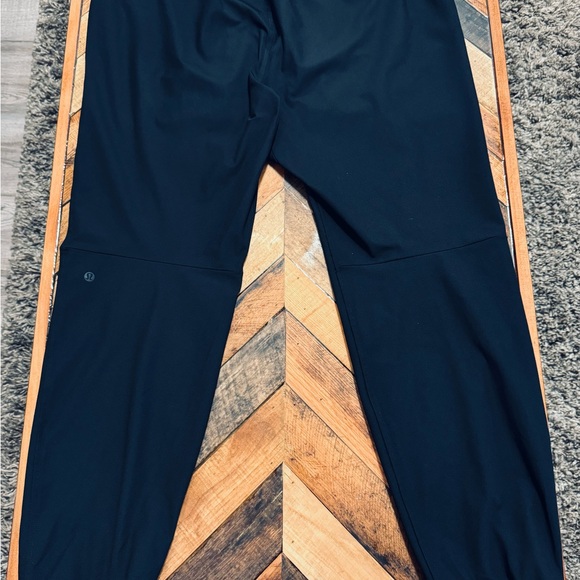 Men’s black XL LuLu License Tp Train athletic pants - Picture 2 of 6
